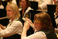 2008_flutes_1.jpg (48511 bytes)